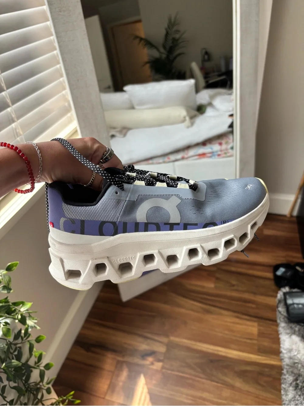 ON Running Cloud Monster